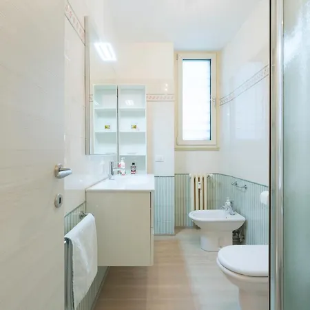 Incantevole Con Patio 아파트